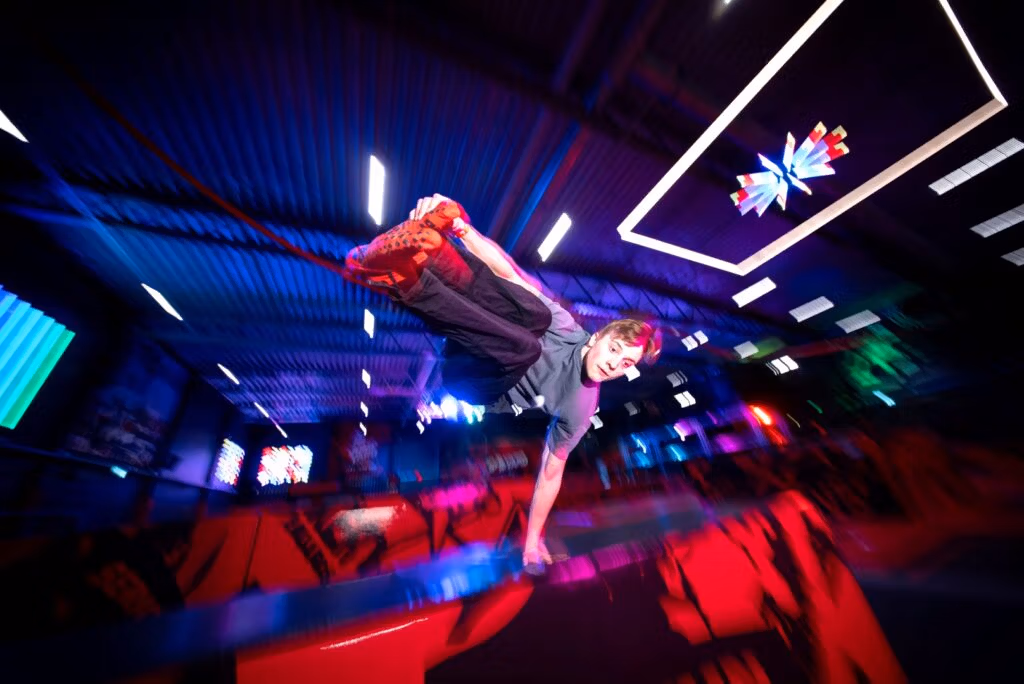 cool jumps, parkour on trampolines at jumpyard