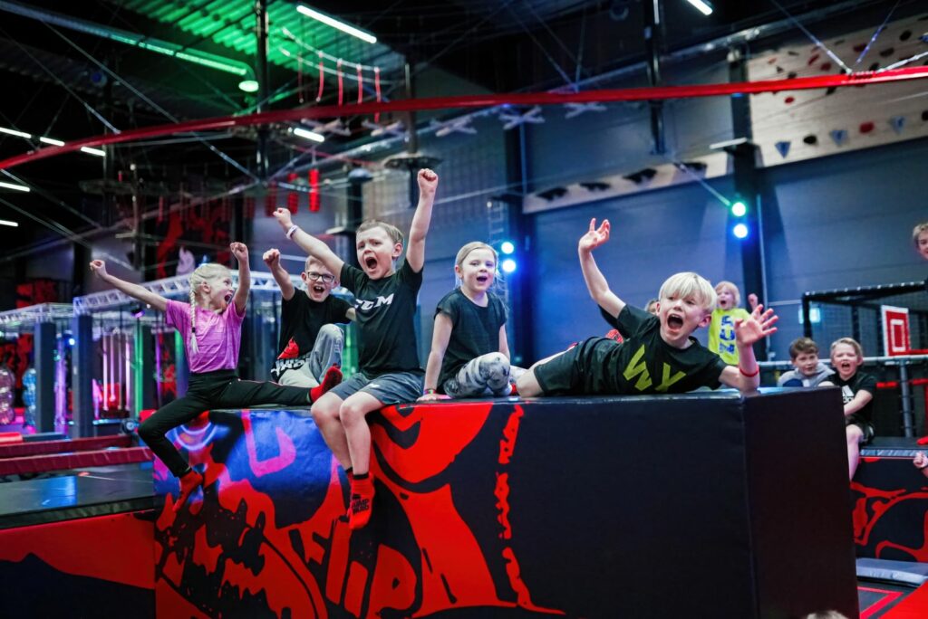 Roliga skollovsaktiviteter på JumpYards Camp